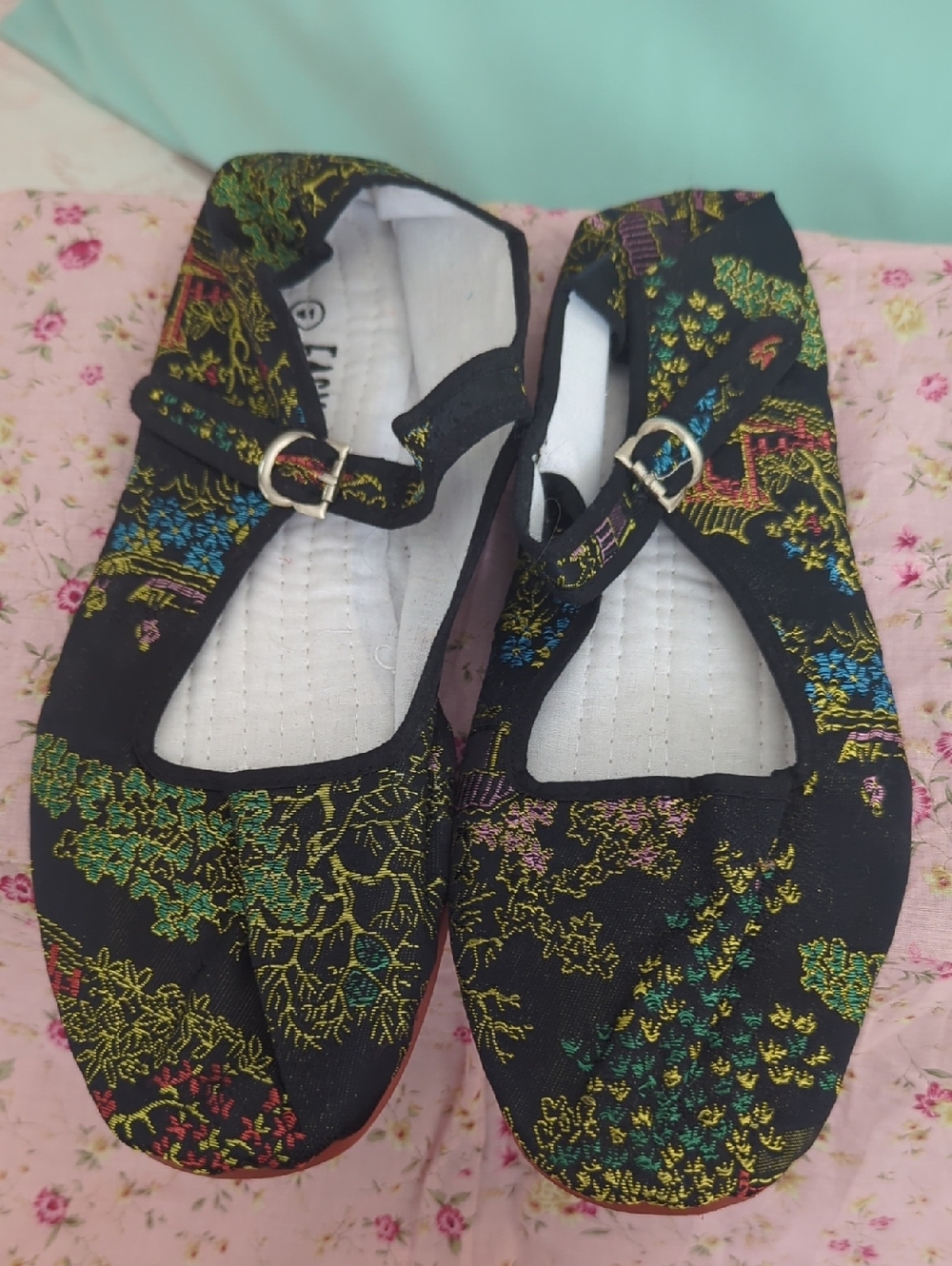 Asian Style Flat Shoes Size 10-11/New